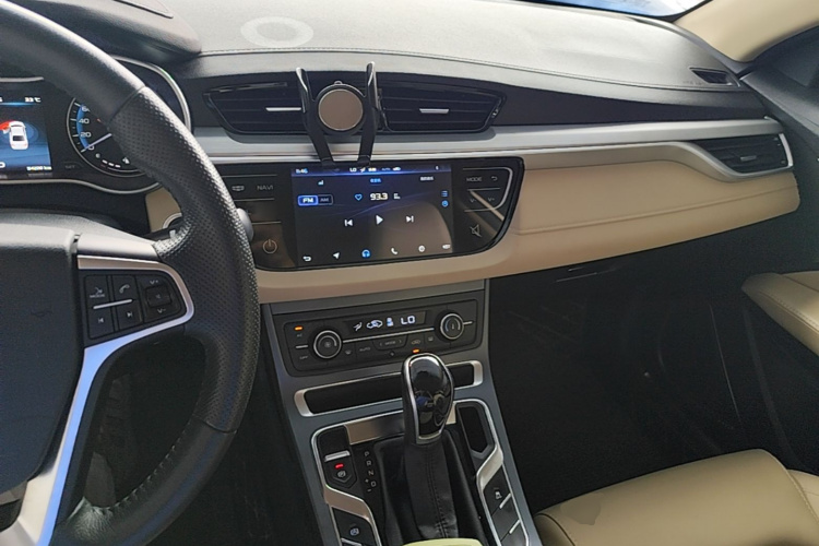 GEELY Emgrand 2018 car image #10