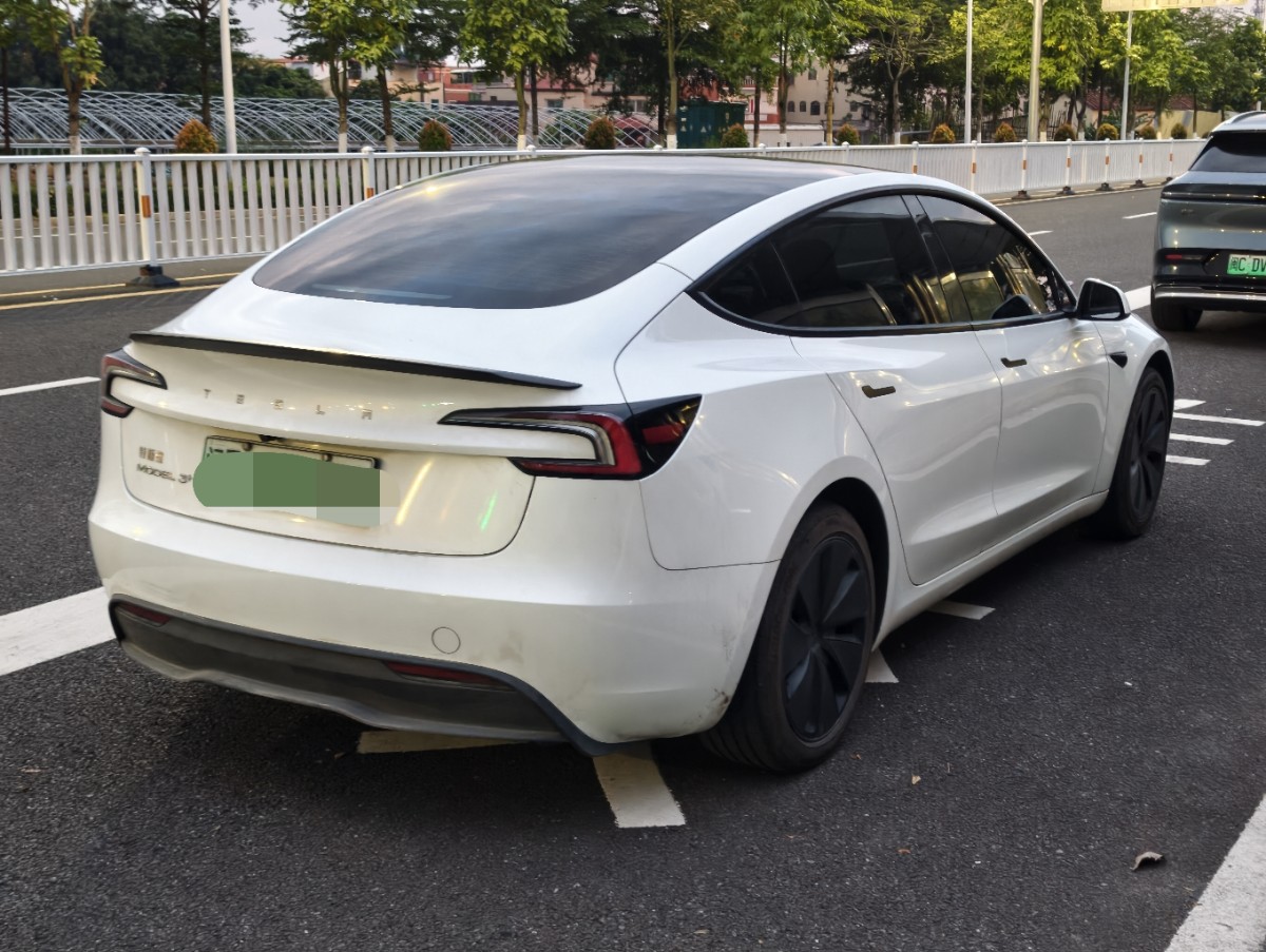 Tesla Model 3 2025 car image #7