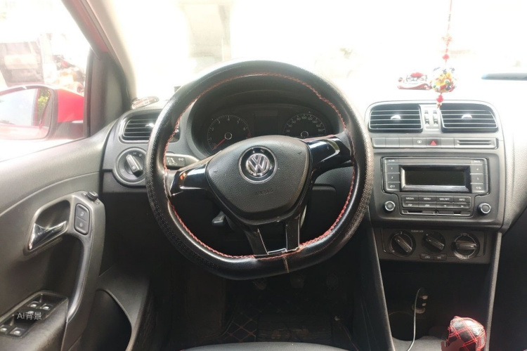 Volkswagen Polo 2017 car image #12