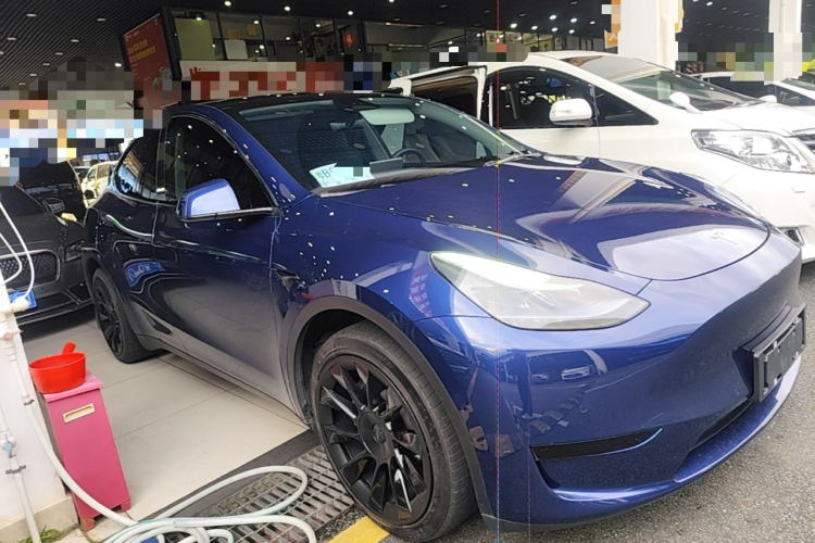 Tesla Model Y 2022 #4 Tesla Model Y 2022 car image #4