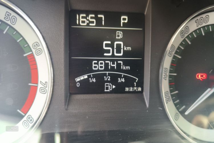 Skoda Rapid 2019 car image #14