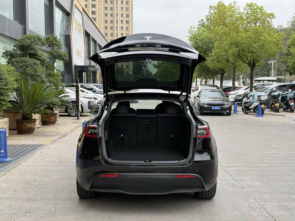 Tesla Model Y 2022 #11 Tesla Model Y 2022 car image #11