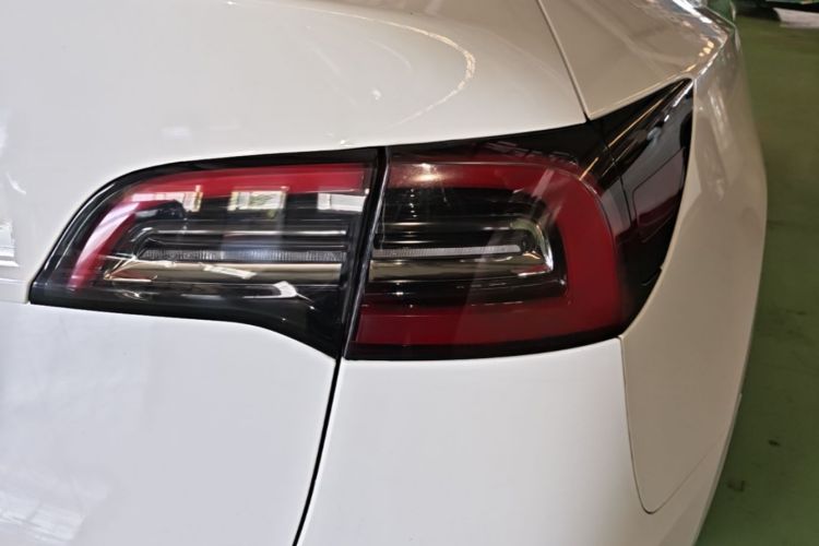 Tesla Model Y 2022 #8 Tesla Model Y 2022 car image #8