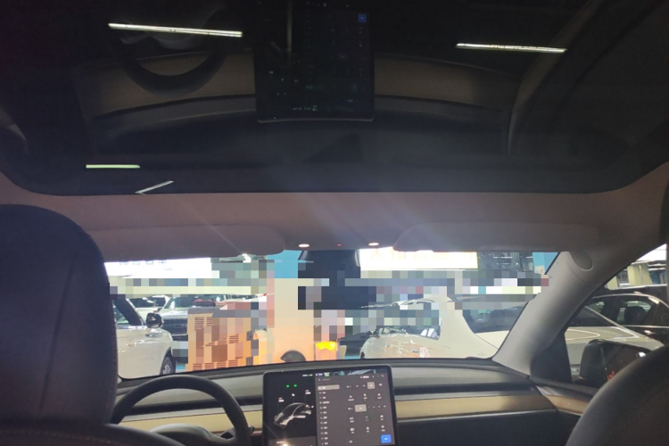 Tesla Model Y 2021 car image #20