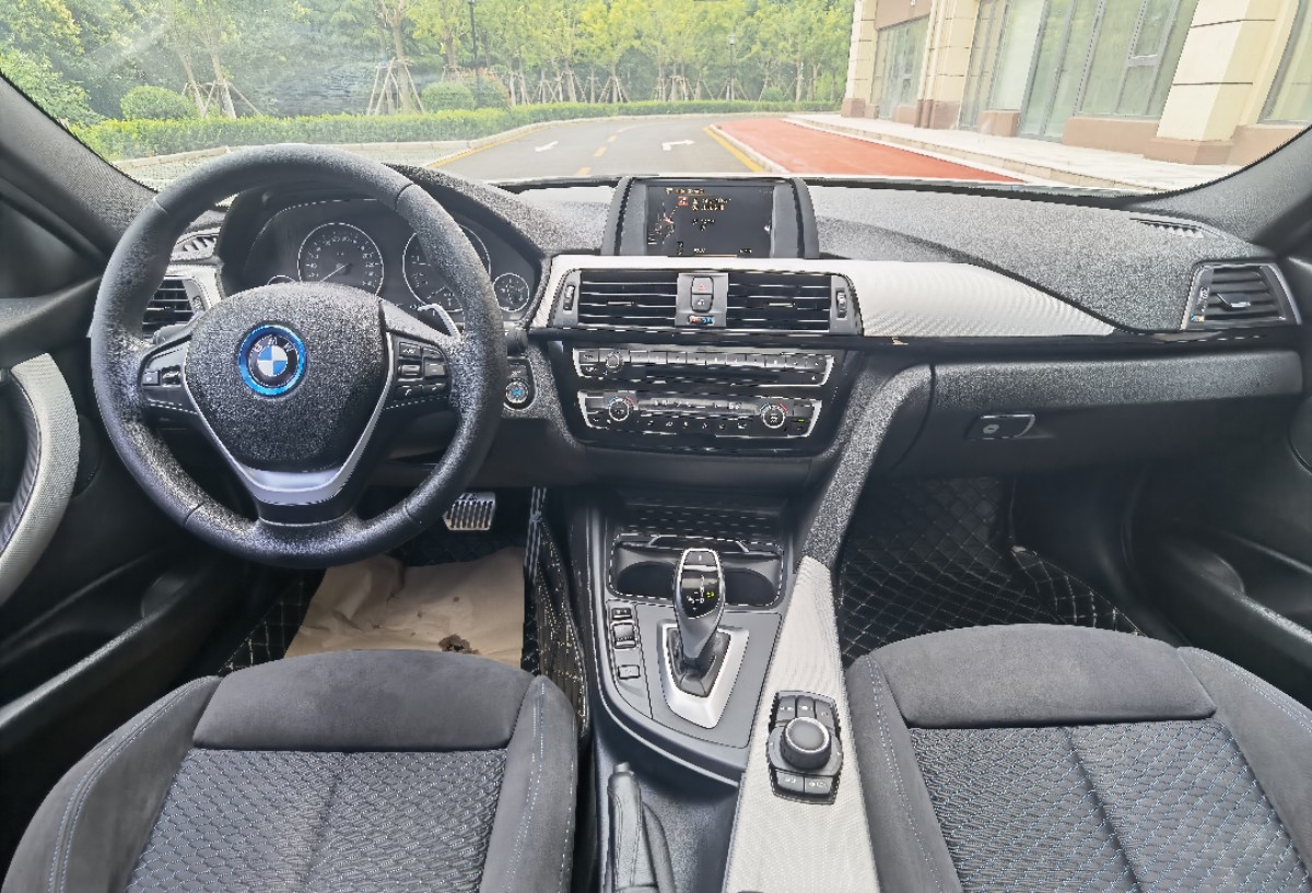 BMW 3 Series 2017 #8 BMW 3 Series 2017 car image #8