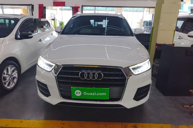 Audi Q3 2018 car image #3