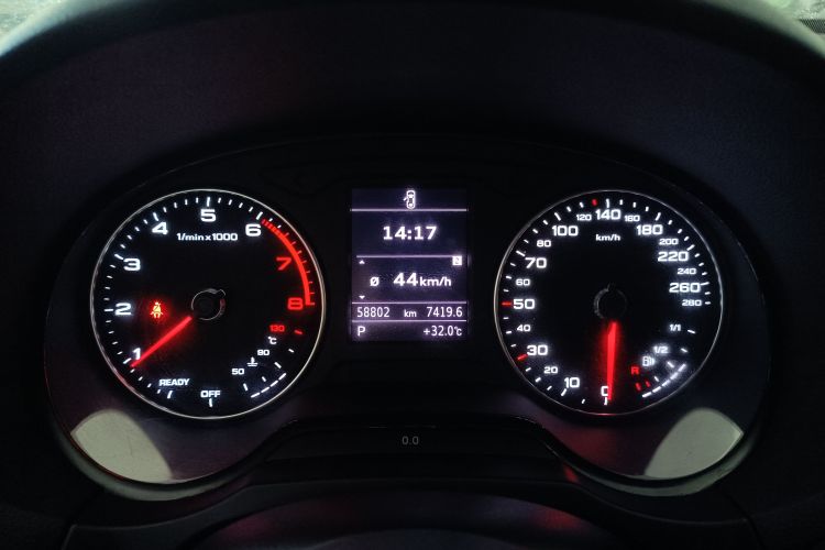 Audi A3 2019 immagine di auto #12