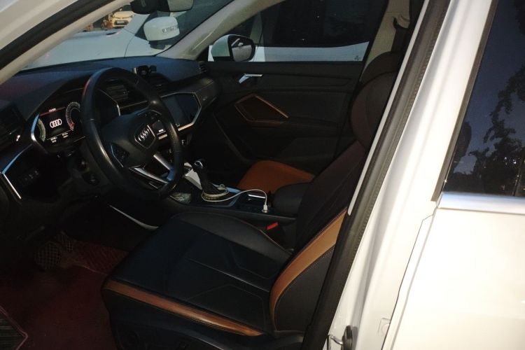 Audi Q3 2022 car image #15