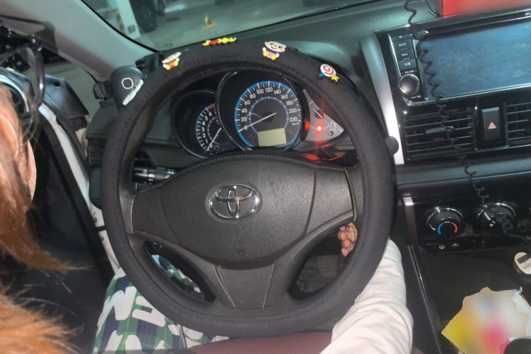 Toyota Vios 2015 car image #11