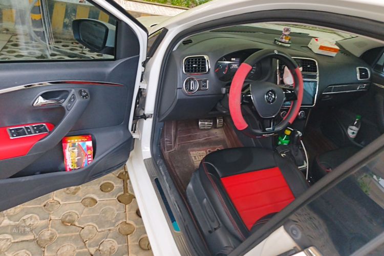 Volkswagen Polo 2018 car image #18