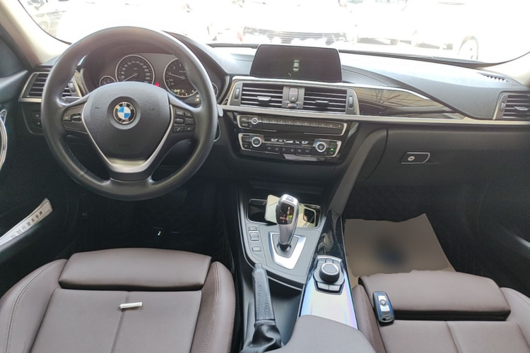 BMW 3 Series 2018 #10 BMW 3 Series 2018 car image #10