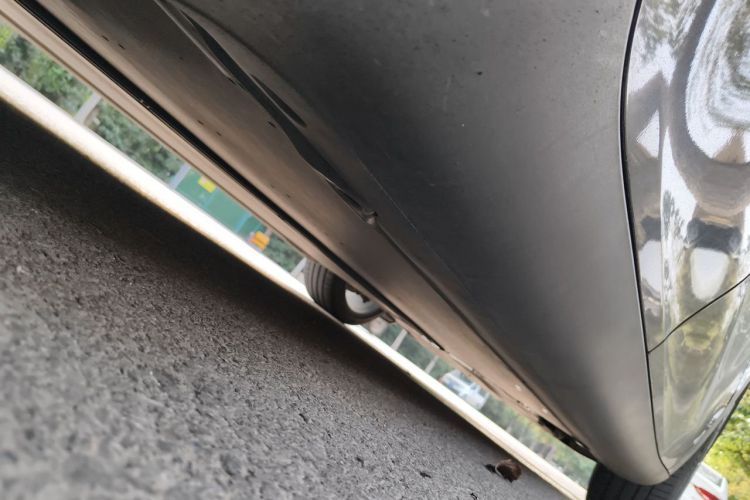 Tesla Model Y 2023 car image #22
