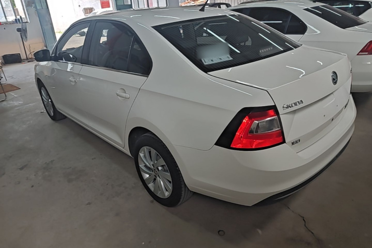 Skoda Rapid 2018 #7 Skoda Rapid 2018 car image #7