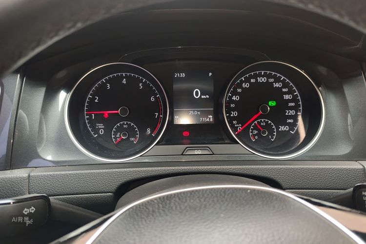 Volkswagen Golf 2018 car image #13