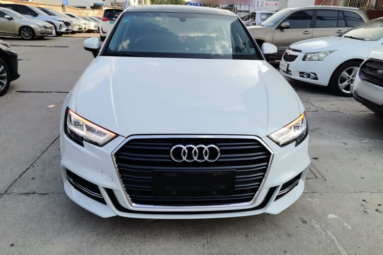 Audi A3 2019 car image #3