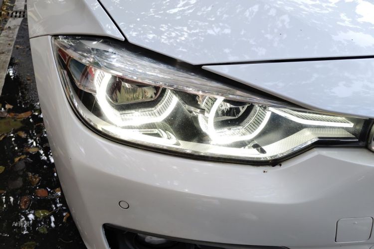 BMW 3 Series 2017 #8 BMW 3 Series 2017 car image #8