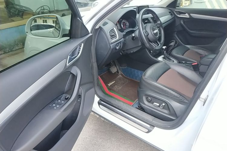 Audi Q3 2016 immagine di auto #16