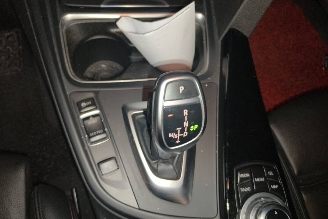 BMW 3 Series 2015 car image #27