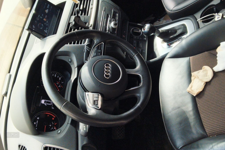 Audi Q3 2019 #12 Audi Q3 2019 car image #12