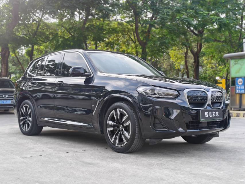 BMW iX3 2023 #2 BMW iX3 2023 изображение автомобиля #2