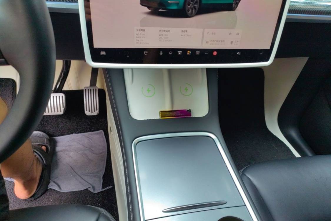 Tesla Model Y 2024 car image #27