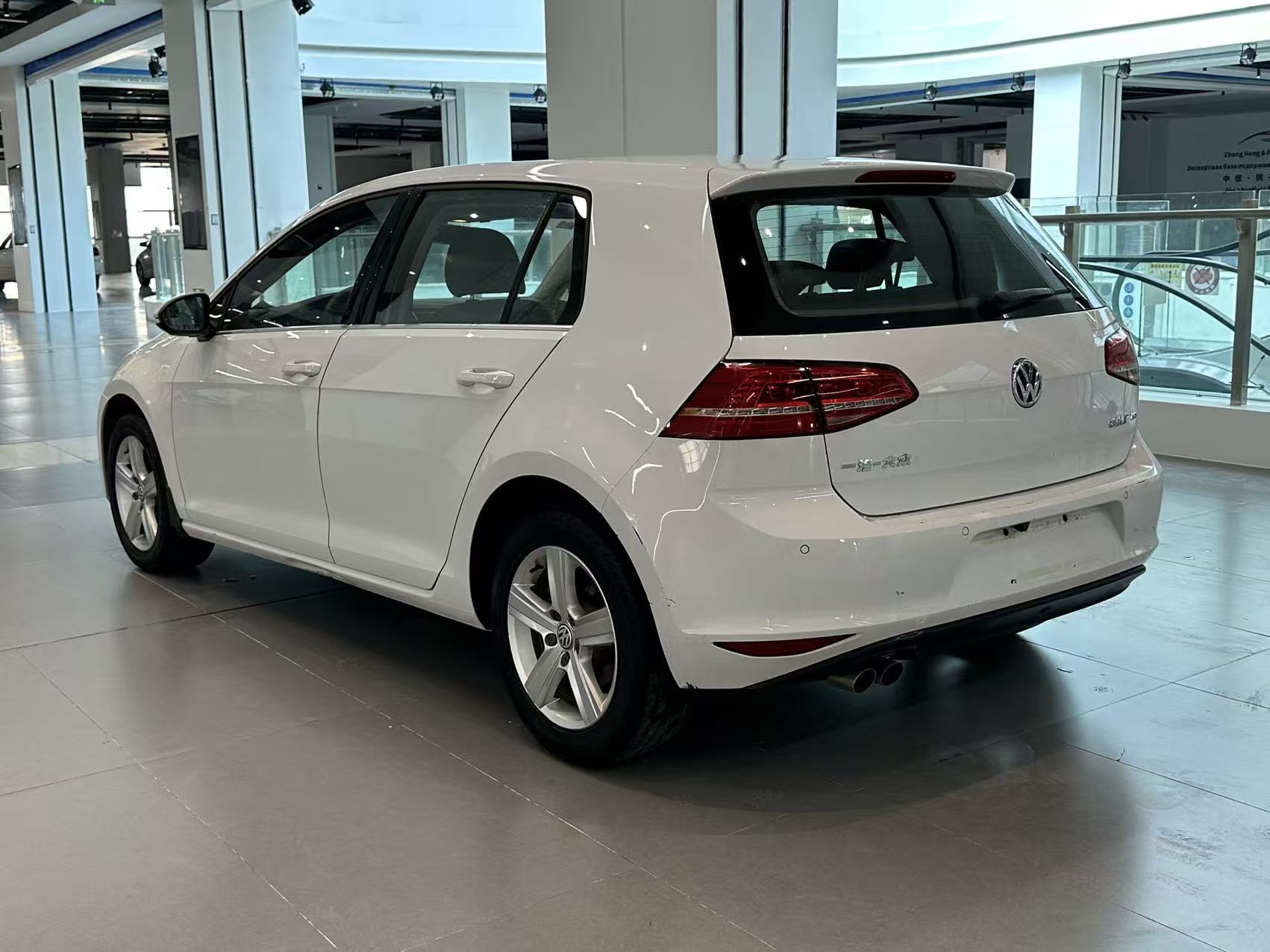 Volkswagen Golf 2014 car image #7