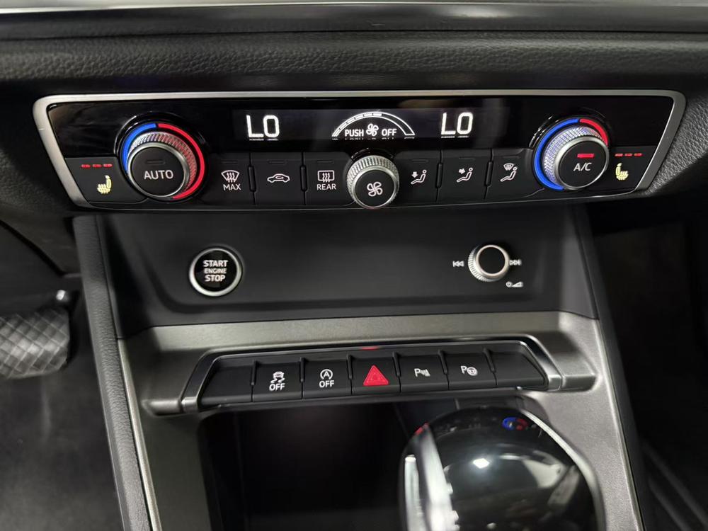 Audi Q3 2022 car image #10
