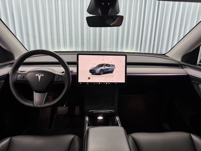 Tesla Model Y 2024 #5 Tesla Model Y 2024 car image #5
