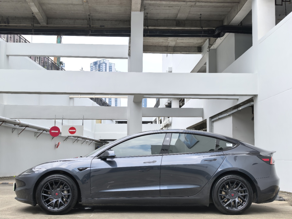 Tesla Model 3 2025 car image #4