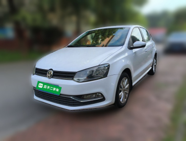 Volkswagen Polo 2015 car image 