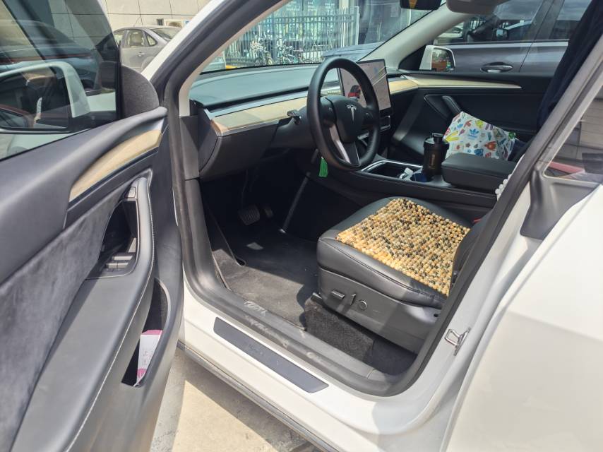 Tesla Model Y 2021 #3 Tesla Model Y 2021 car image #3