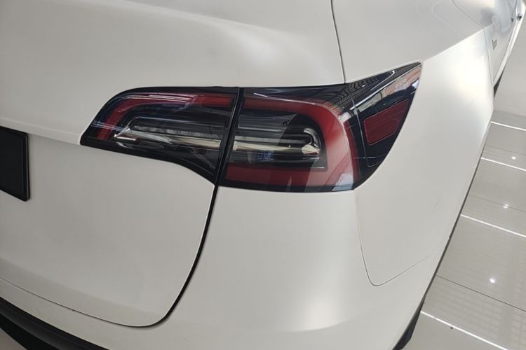 Tesla Model Y 2022 #8 Tesla Model Y 2022 car image #8