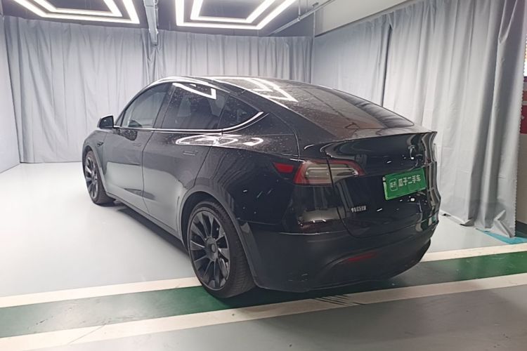 Tesla Model Y 2022 #5 Tesla Model Y 2022 car image #5