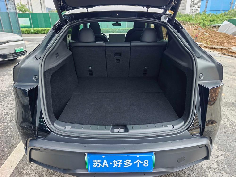 Tesla Model Y 2026 #16 Tesla Model Y 2026 car image #16