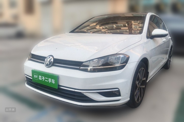 Volkswagen Golf 2020 car image #2