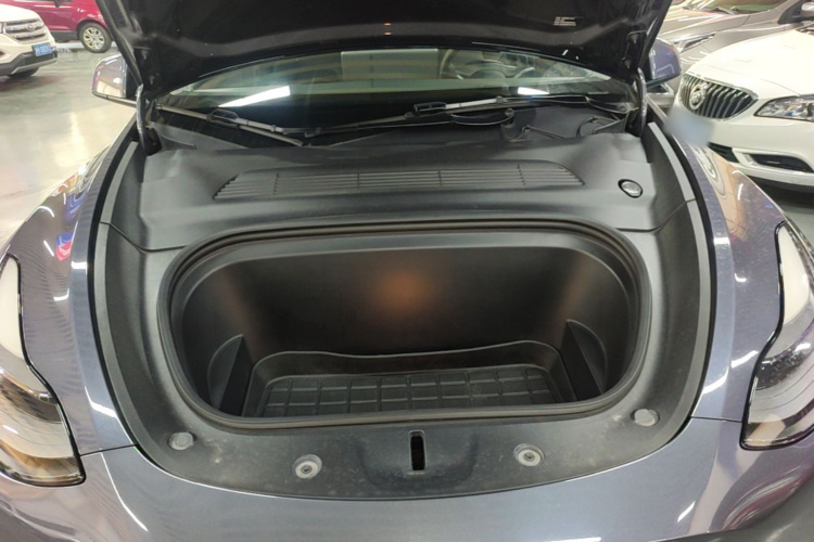 Tesla Model Y 2021 #20 Tesla Model Y 2021 car image #20