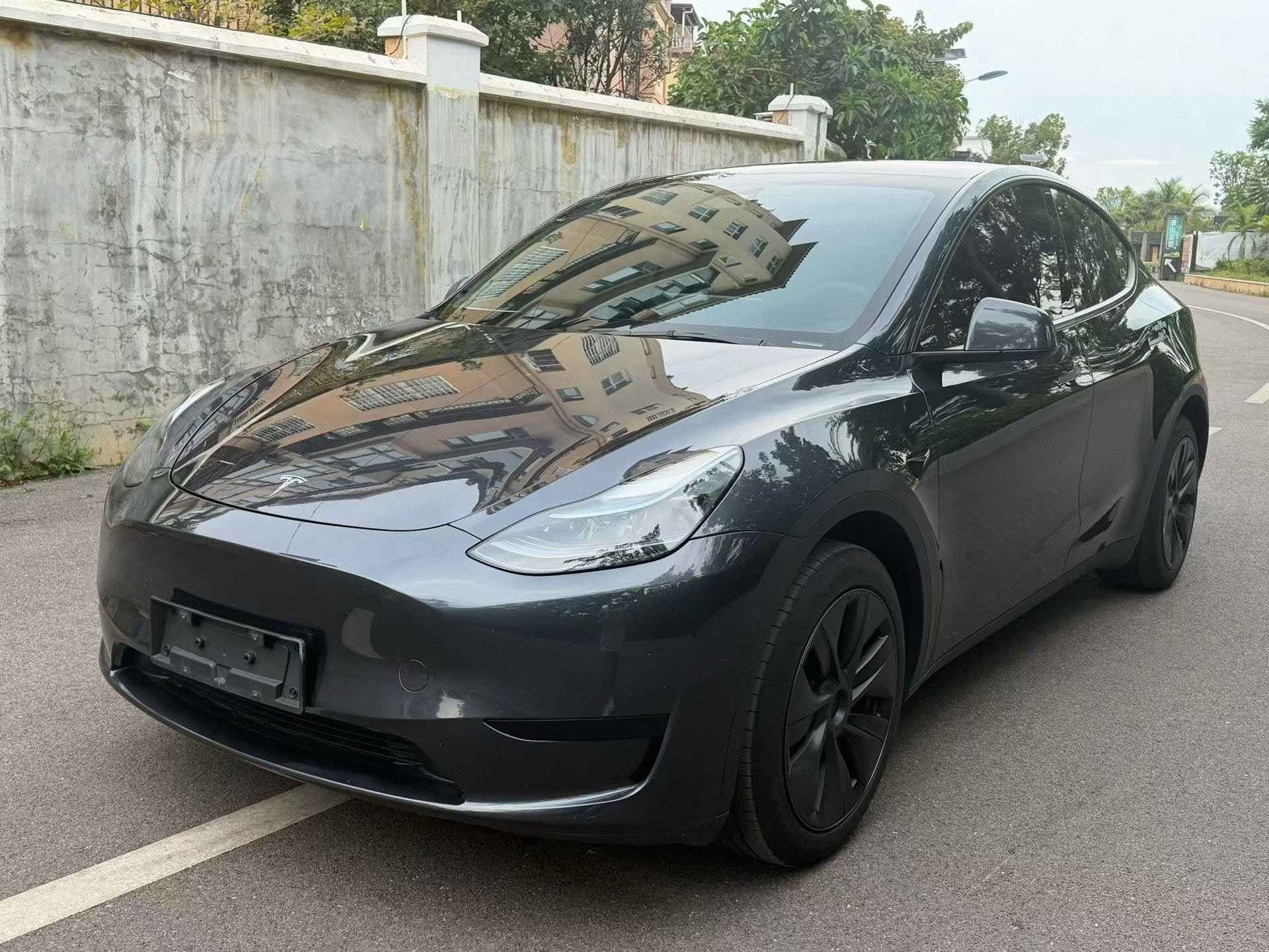 Tesla Model Y 2024 car image 
