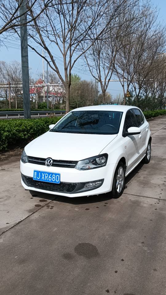 Volkswagen Polo 2013 Volkswagen Polo 2013 car image