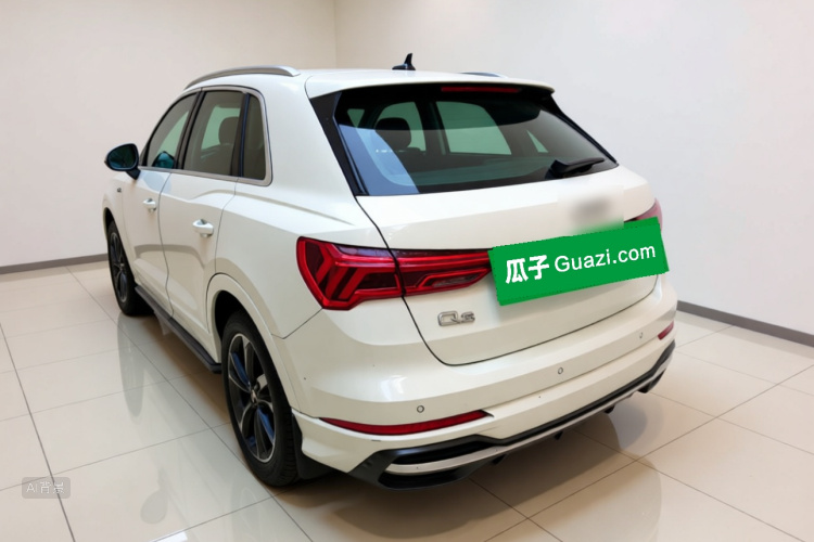 Audi Q3 2019 car image #5