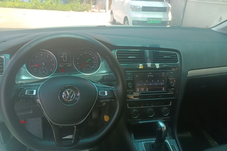 Volkswagen Golf 2018 #10 Volkswagen Golf 2018 car image #10