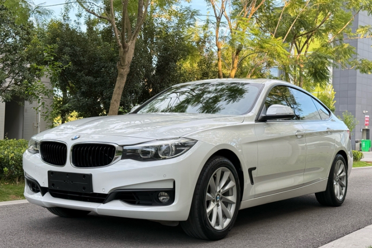 BMW 3 Series GT 2018 car image #2