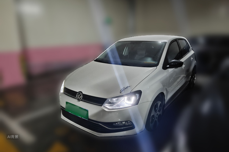 Volkswagen Polo 2015 car image #2
