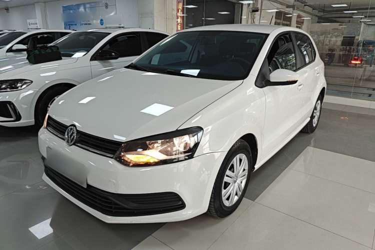 Volkswagen Polo 2019 car image #2