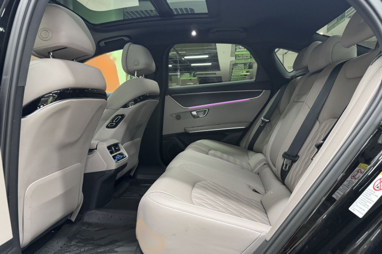 BYD Han 2025 car image #12