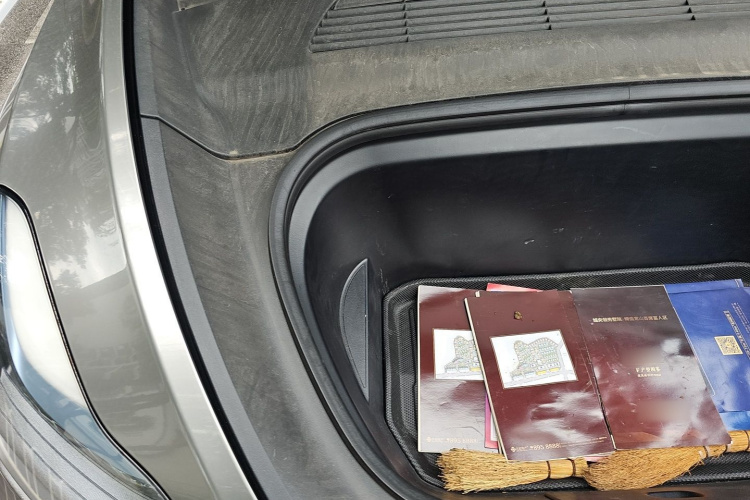 Tesla Model Y 2022 car image #22