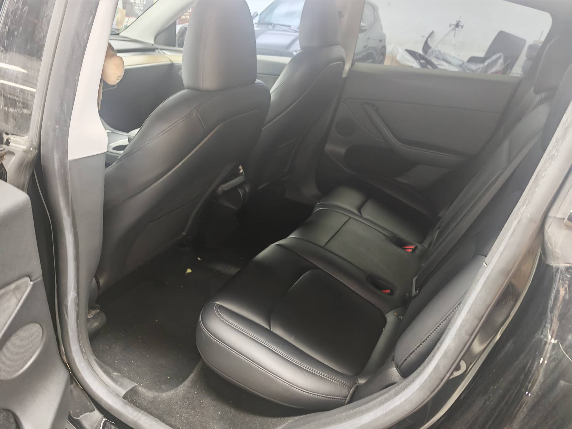Tesla Model Y 2023 #7 Tesla Model Y 2023 صورة سيارة #7