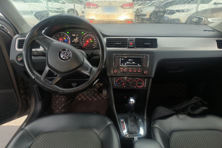 Volkswagen Santana 2016 car image #10
