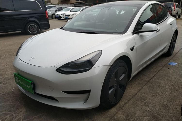 Tesla Model 3 2023 car image #2