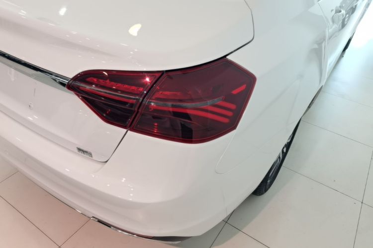 GEELY Emgrand 2020 #8 GEELY Emgrand 2020 car image #8