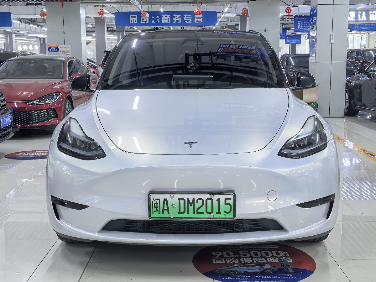 Tesla Model Y 2024 car image #2